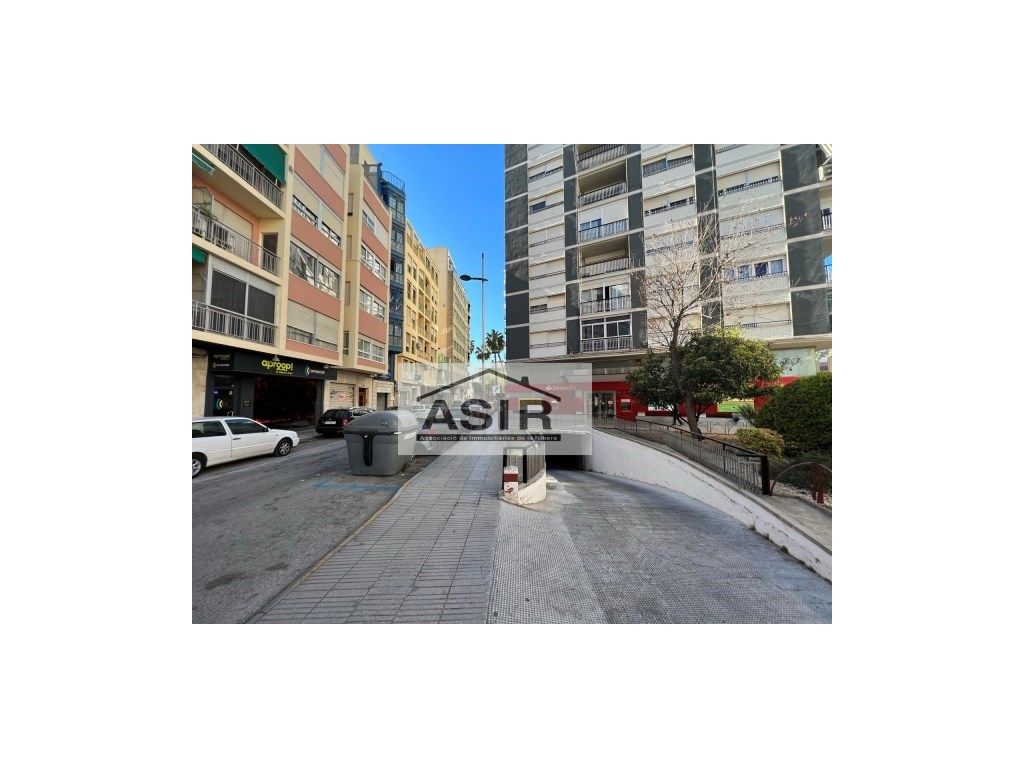 Vista exterior de Garatge en venda en Alzira