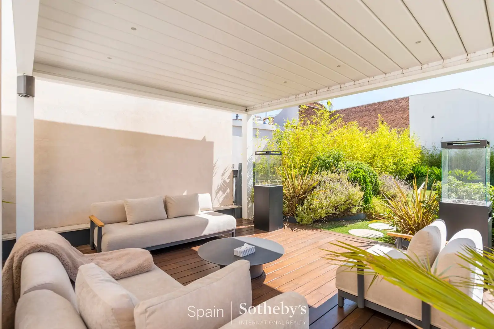 Terraza de Ático en venta en Madrid con Aire acondicionado, Calefacción y Jardín privado