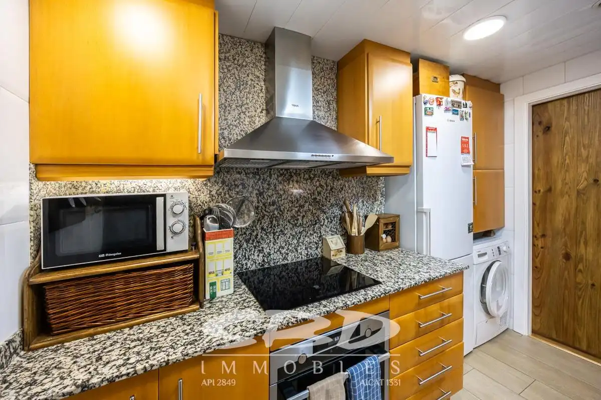 Kitchen of Duplexes for sale in Sabadell  with Air Conditioner, Heating and Parquet flooring