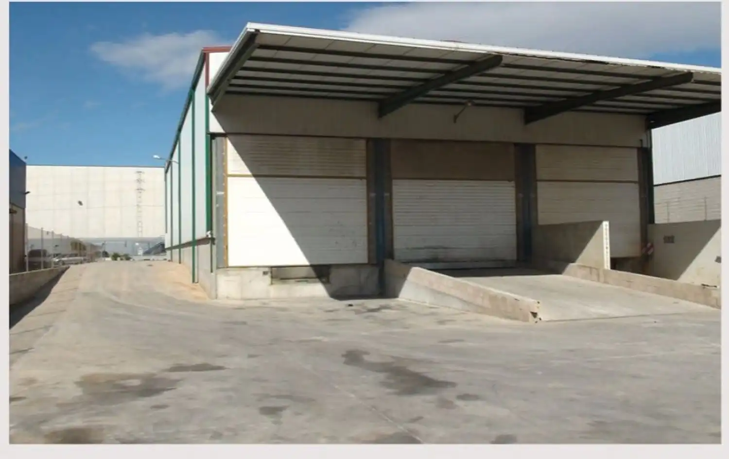 Nau industrial en venda a Avenida Avenida Antigua Peseta, 82, Pla de la Vallonga
