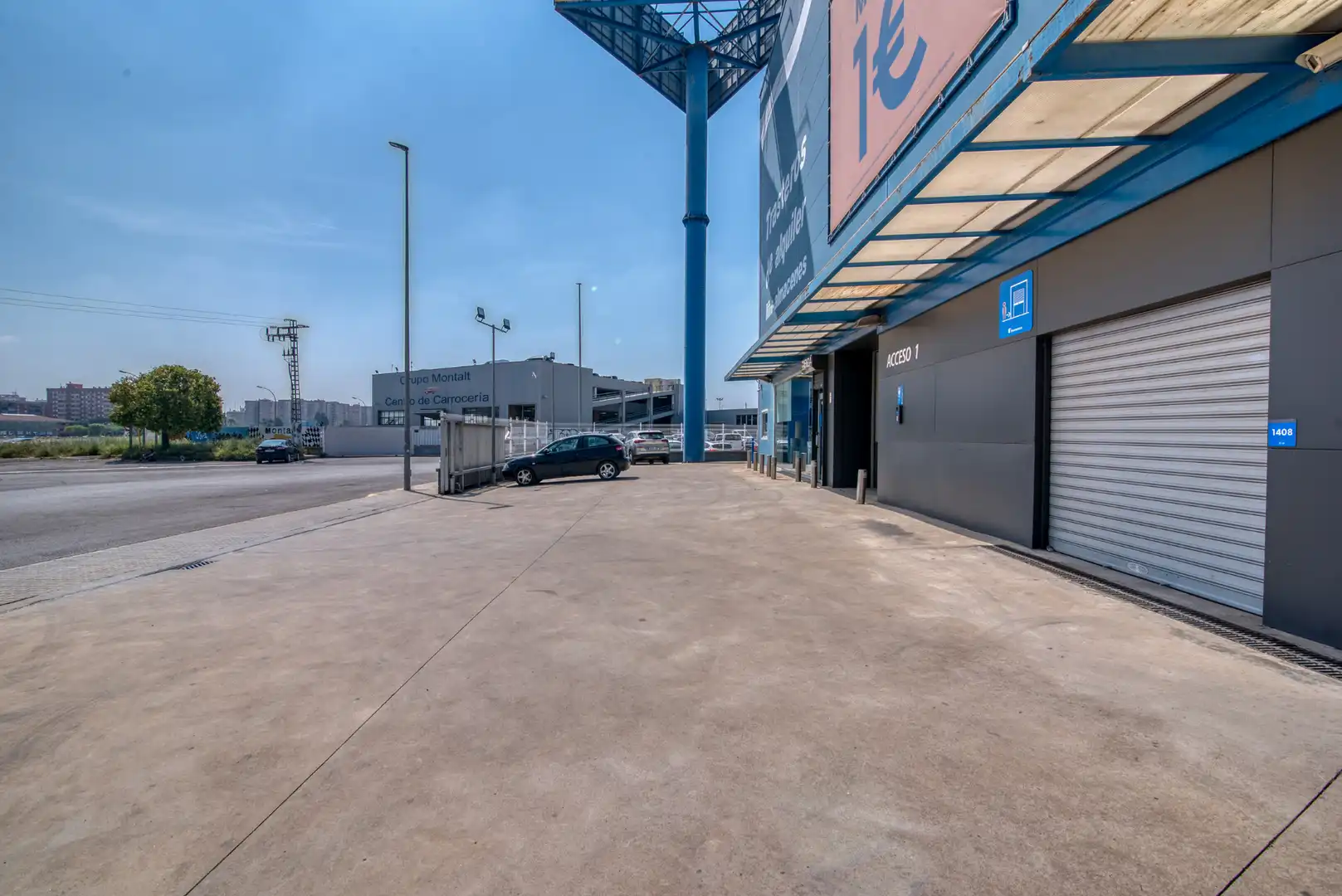 Exterior view of Storage room for rent in Mislata  with Alarm