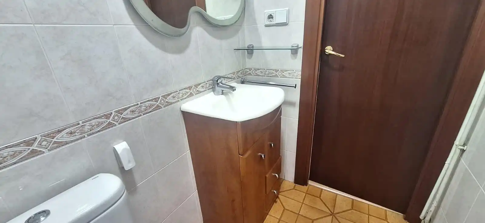 Bany de Pis en venda en Sabadell amb Calefacció, Parquet i Alarma