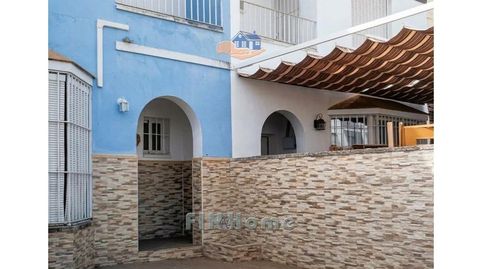 CASA ADOSADA EN VENTA EN GERENA  3 DORMITORIOS, PATIO, TERRAZA Y CHIMENEA