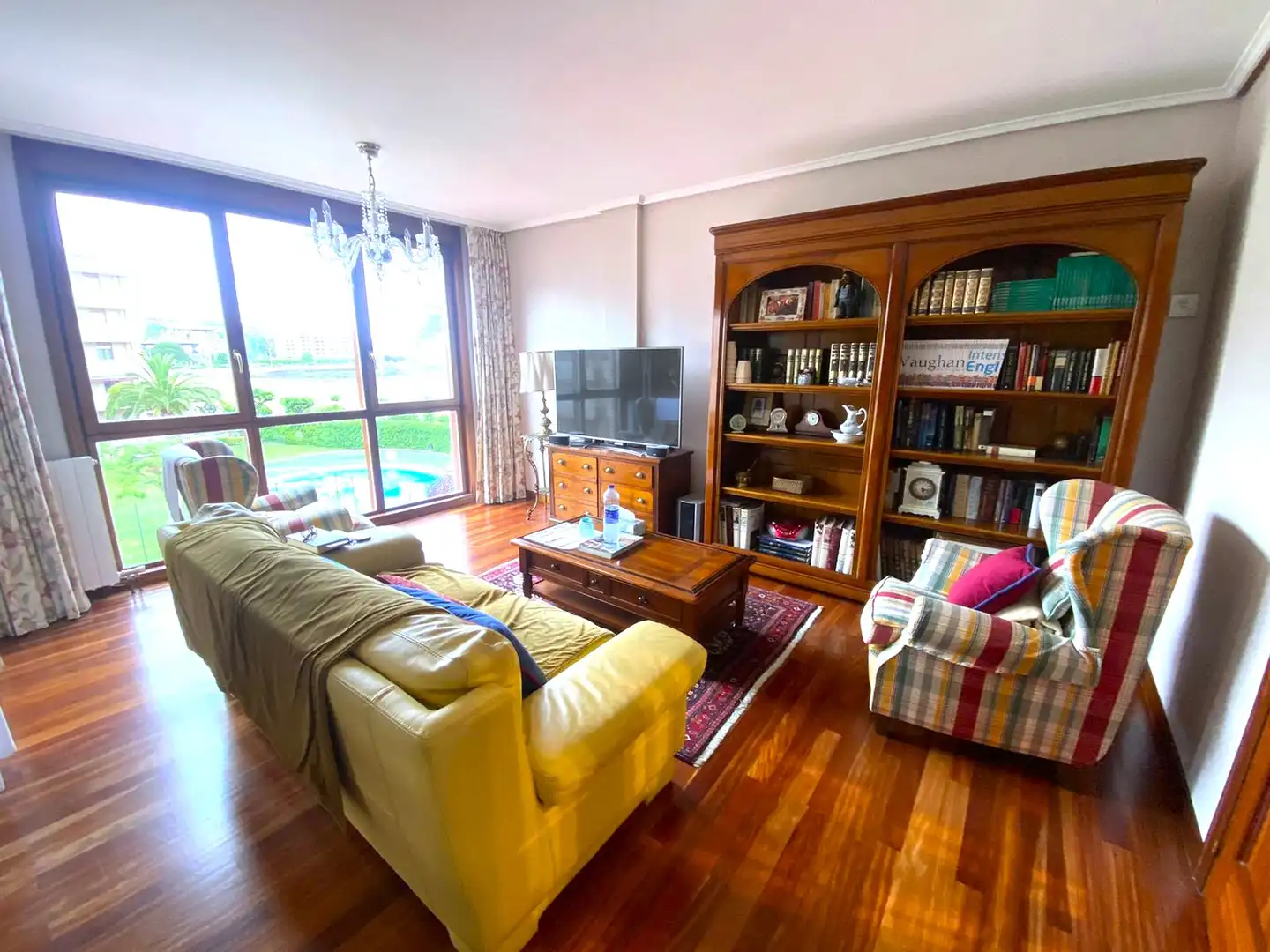 Living room of Flat for sale in Castro-Urdiales  with Heating, Private garden and Parquet flooring