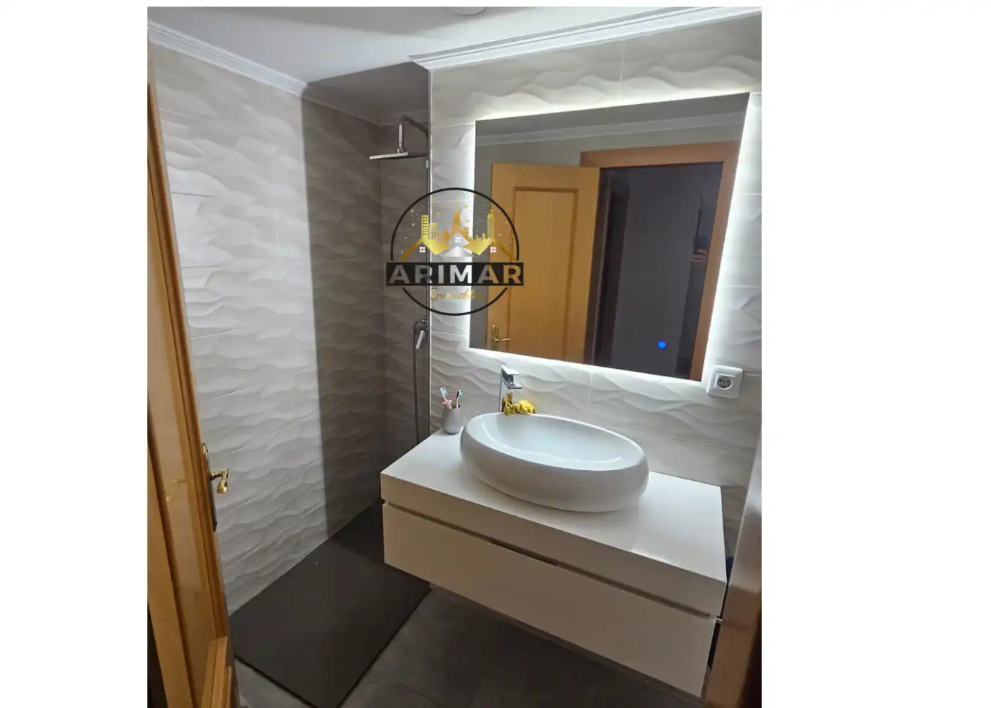Badezimmer von Einfamilien-Reihenhaus zum Verkauf in Castellón de la Plana / Castelló de la Plana mit Klimaanlage, Heizung und Terrasse