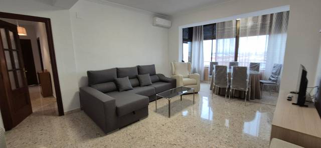 Piso en Alquiler en Avenida Damián Téllez Lafuente en Ciudad Jardín