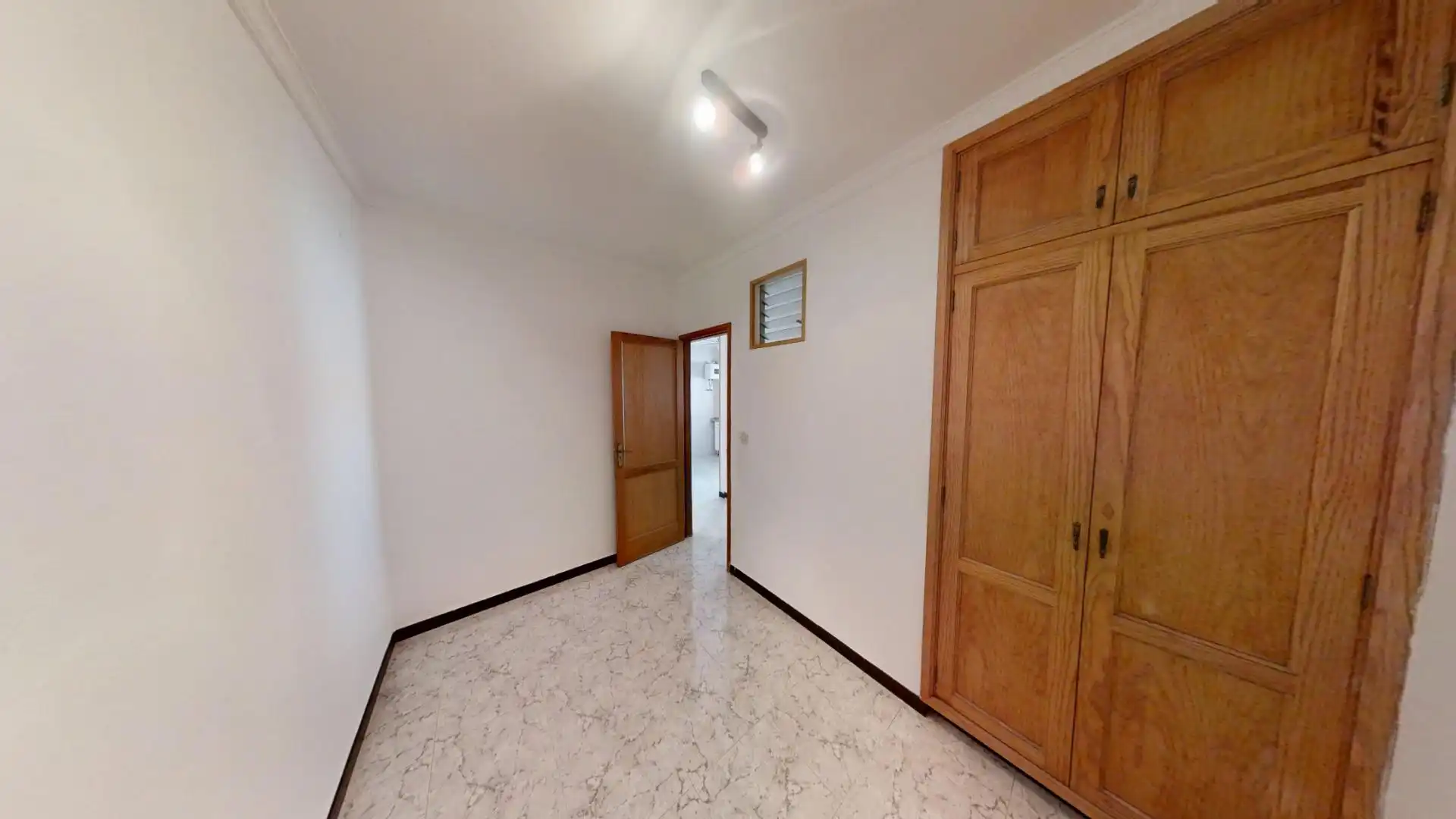Casa adosada en venda en Ingenio amb Terrassa, Traster i Balcó