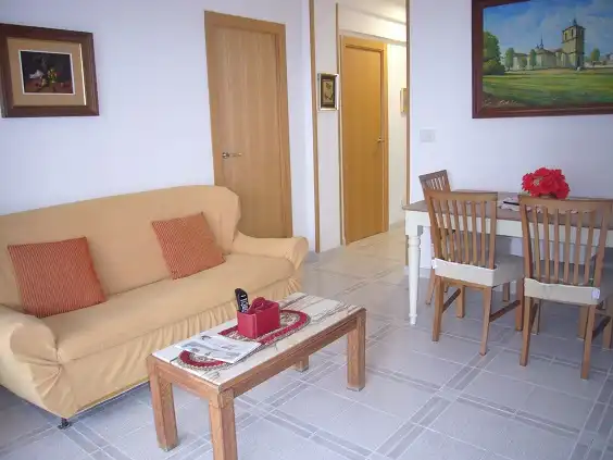 Sala de estar de Apartamento de alquiler en Benicasim / Benicàssim con Terraza, Amueblado y Lavadora