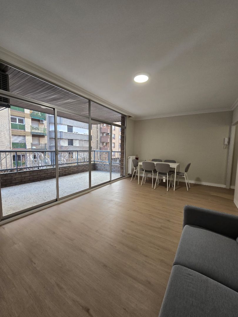 Pis de lloguer a Carrer del Bisbe Ruano, 26, Instituts - Universitat