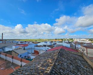 Vista exterior de Casa o xalet en venda en Rociana del Condado amb Aire condicionat, Terrassa i Traster