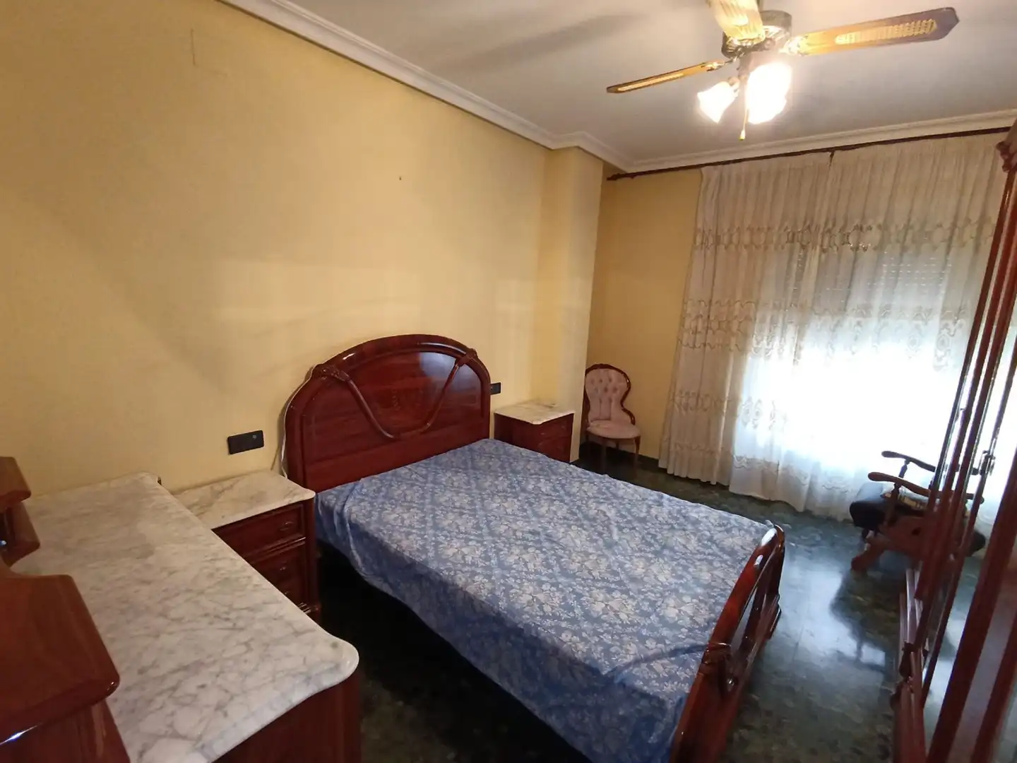Habitación de Piso en venta en Linares con Aire acondicionado y Piscina comunitaria