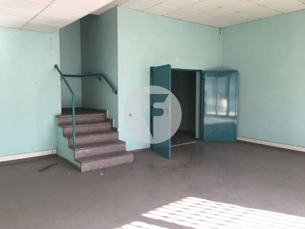 Nave industrial en venta en Barberà del Vallès