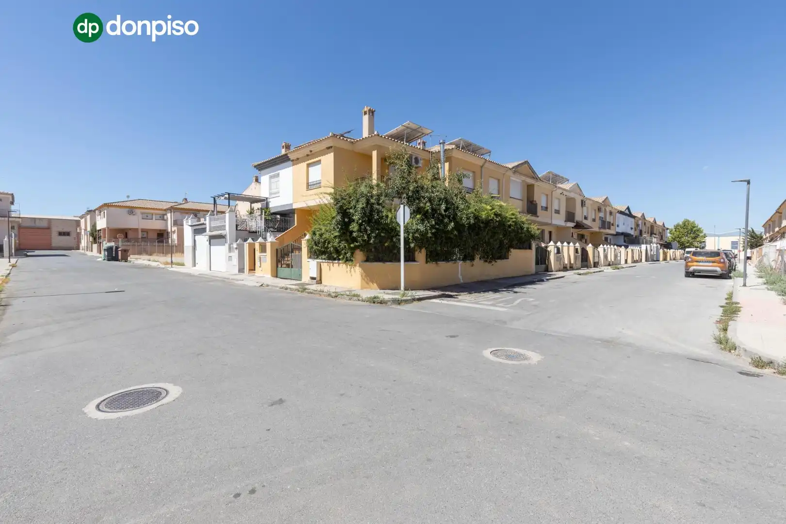 Vista exterior de Casa adosada en venta en Cijuela con Calefacción, Terraza y Balcón