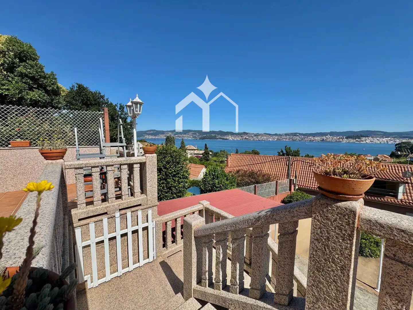 Exterior view of Houses for sale in Moaña  with Heating, Parquet flooring and Terrace