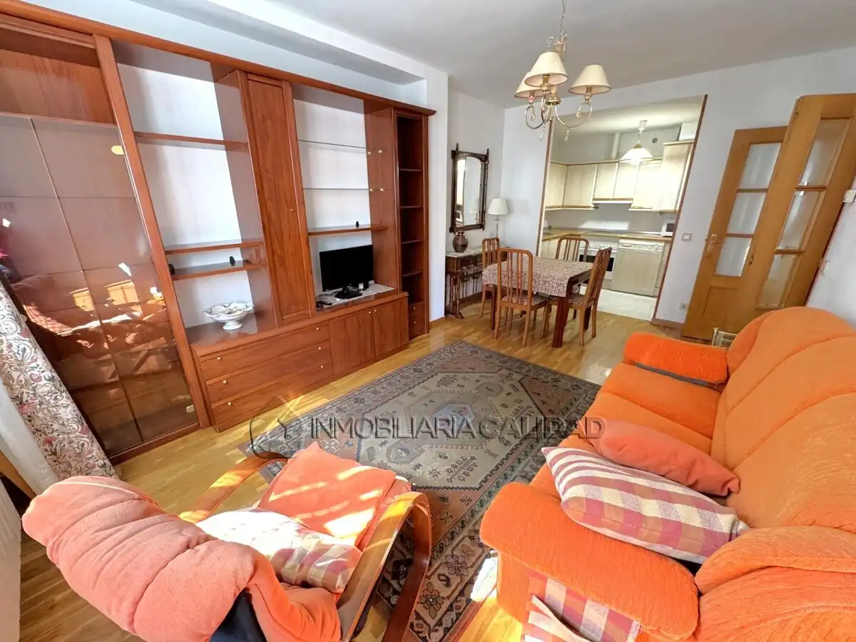 Sala de estar de Piso de alquiler en Burgos con Calefacción y Amueblado