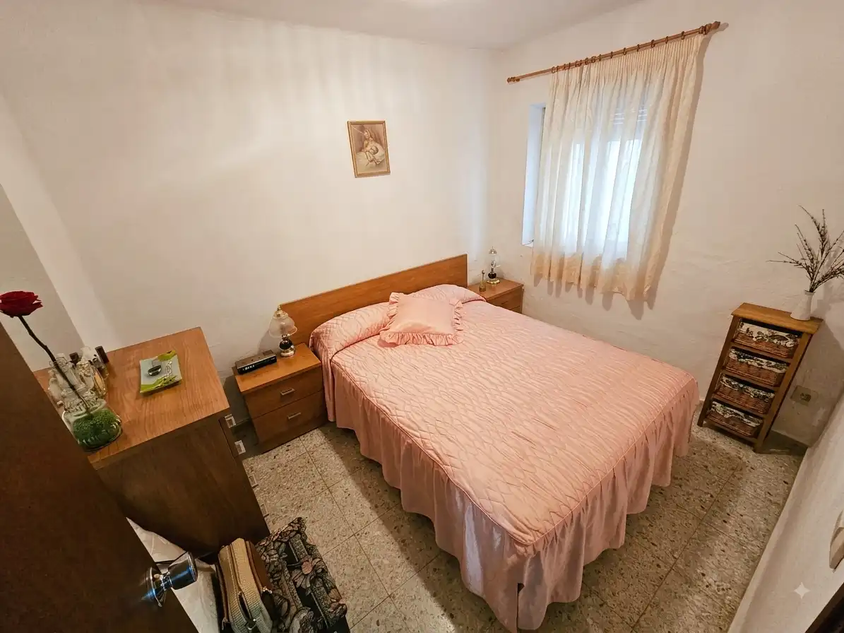 Dormitori de Casa o xalet en venda en Cáceres amb Aire condicionat, Terrassa i Moblat