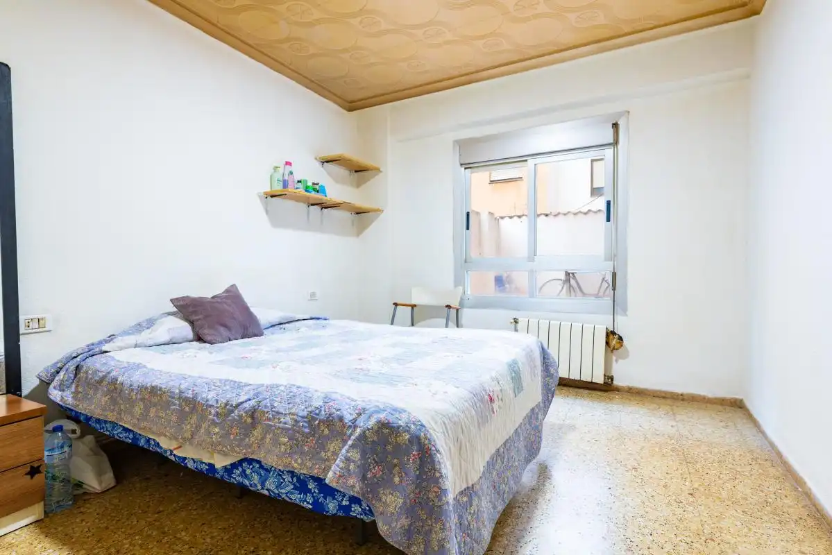 Habitación de Piso en venta en Castellón de la Plana / Castelló de la Plana con Calefacción, Terraza y Balcón