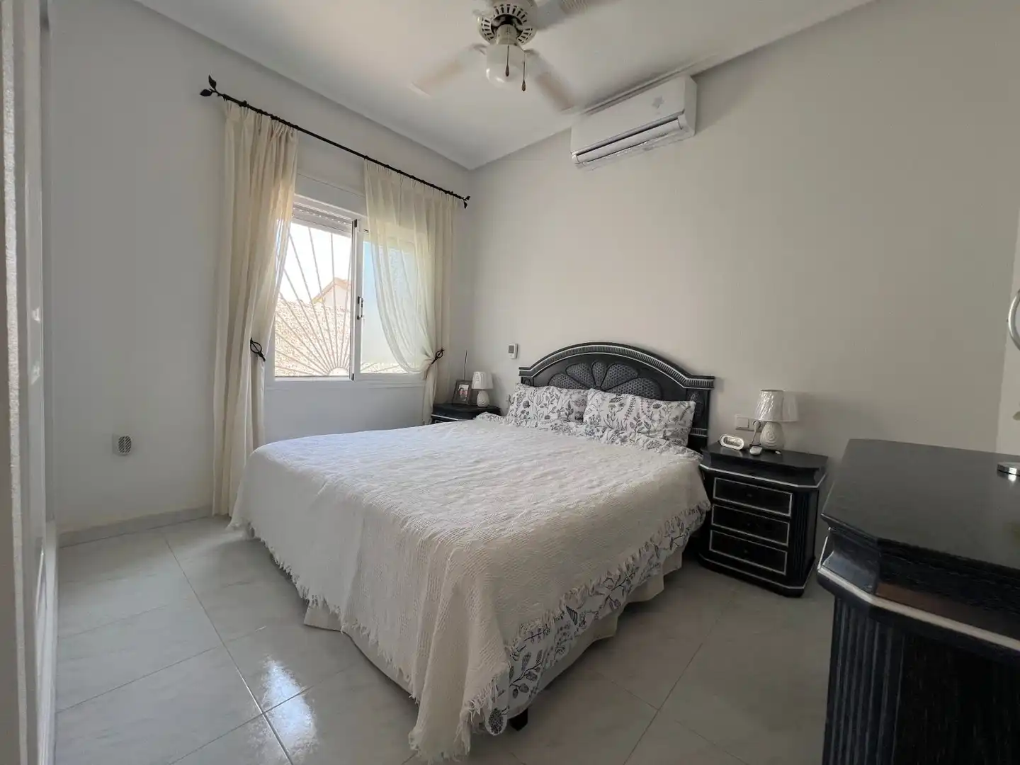 Bedroom of Houses for sale in Rojales
