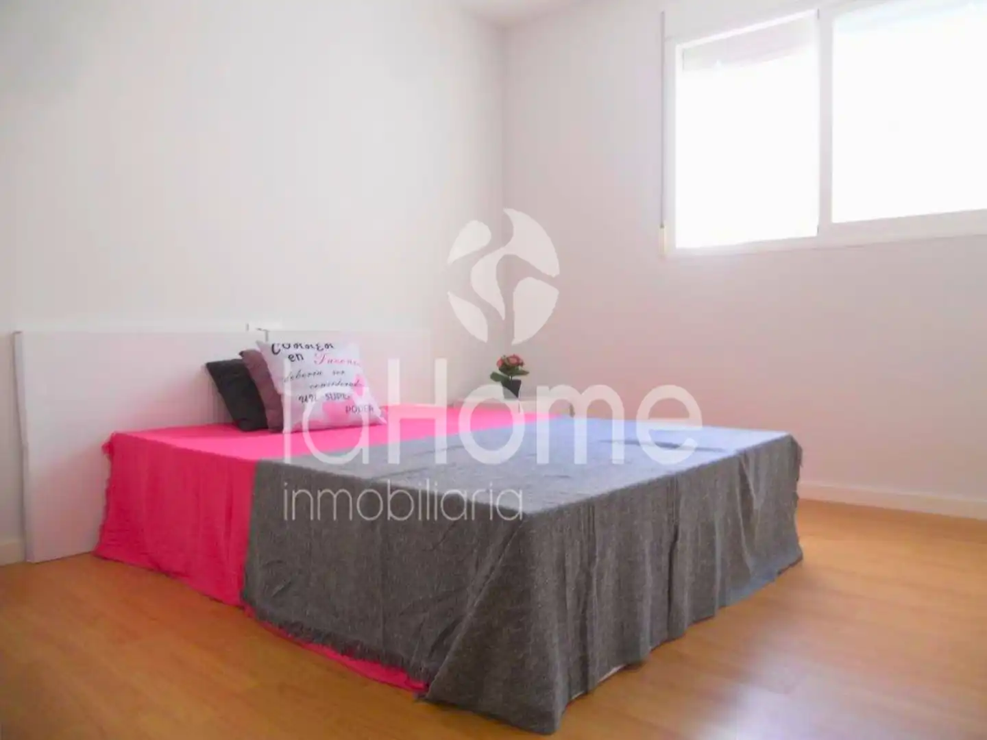 Schlafzimmer von Wohnung zum Verkauf in Paterna mit Parkett, Terrasse und Ofen