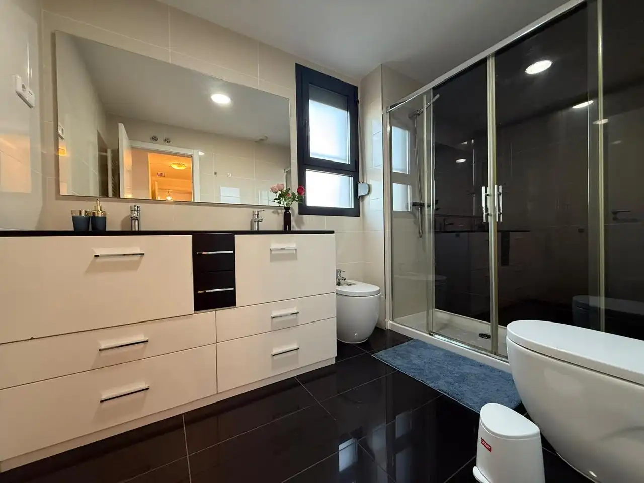 Badezimmer von Wohnung zur Miete in Majadahonda mit Klimaanlage, Heizung und Terrasse