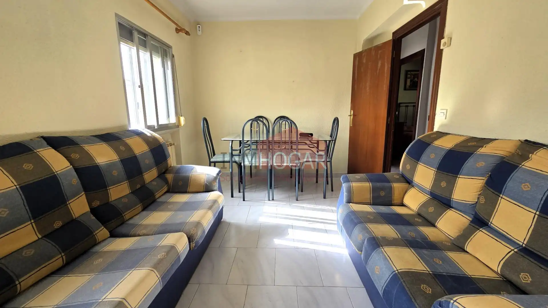 Sala de estar de Piso en venta en Ávila con Calefacción, Terraza y Amueblado