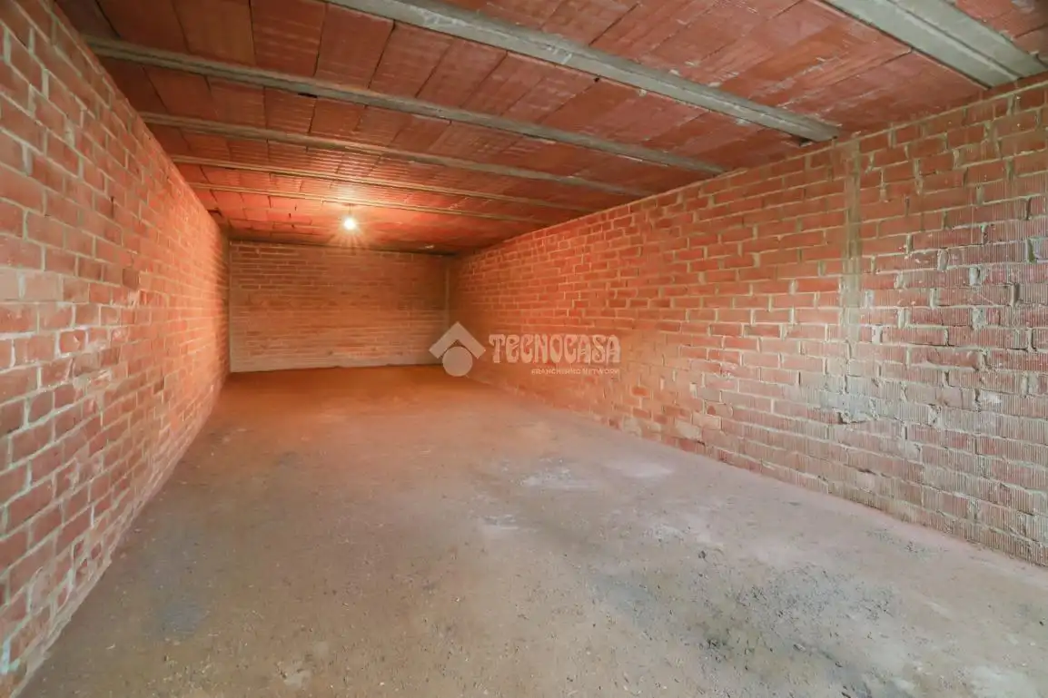 Parkplatz von Einfamilien-Reihenhaus zum Verkauf in Terrassa mit Terrasse