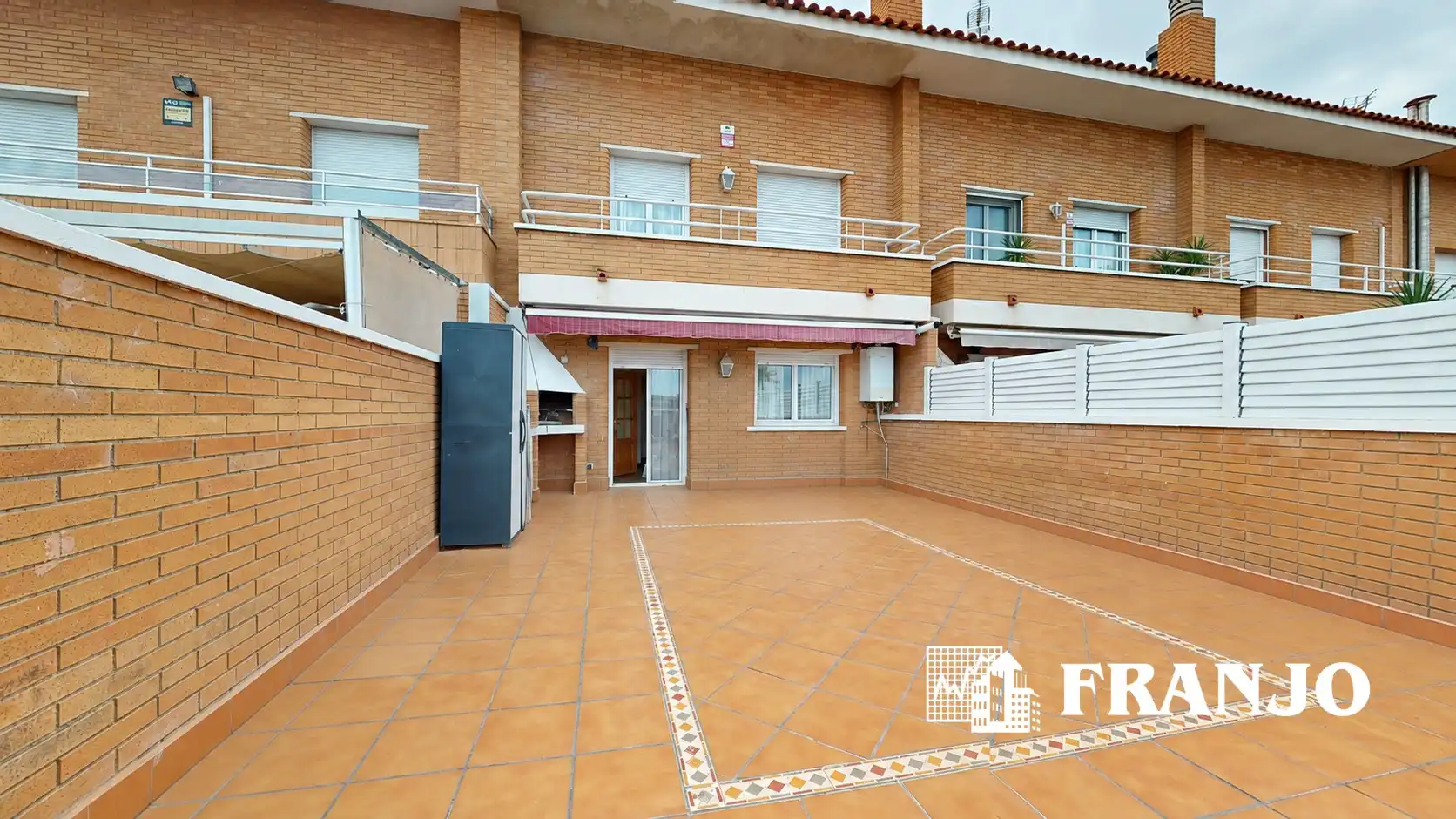 Adossat amb terrassa en venda a Centre - Eixample – Can Llobet, imagen 3