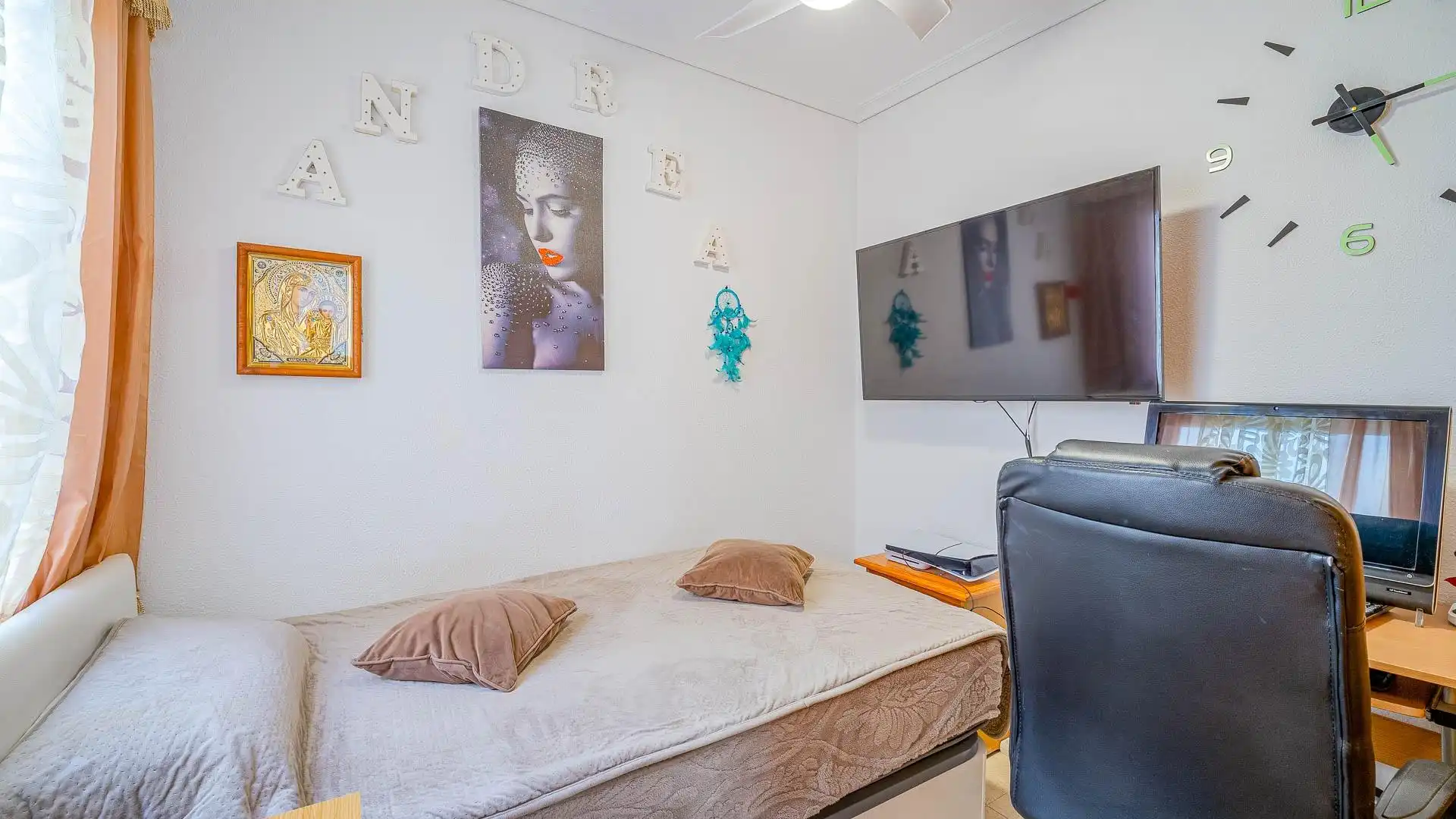 Habitación de Casa o chalet en venta en Santa Pola con Jardín privado, Terraza y Piscina comunitaria