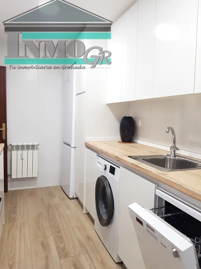 Kitchen of Flat for share in Granada  with Heating, Furnished and Balcony