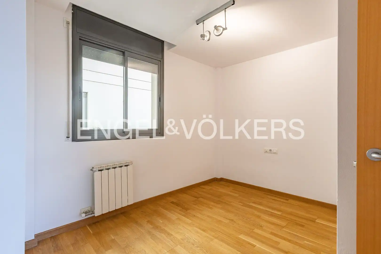 Bedroom of Flat for sale in Sant Cugat del Vallès  with Heating, Private garden and Parquet flooring