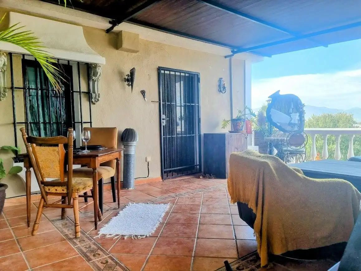 Terraza de Casa o chalet en venta en Alhaurín El Grande con Jardín privado y Piscina comunitaria