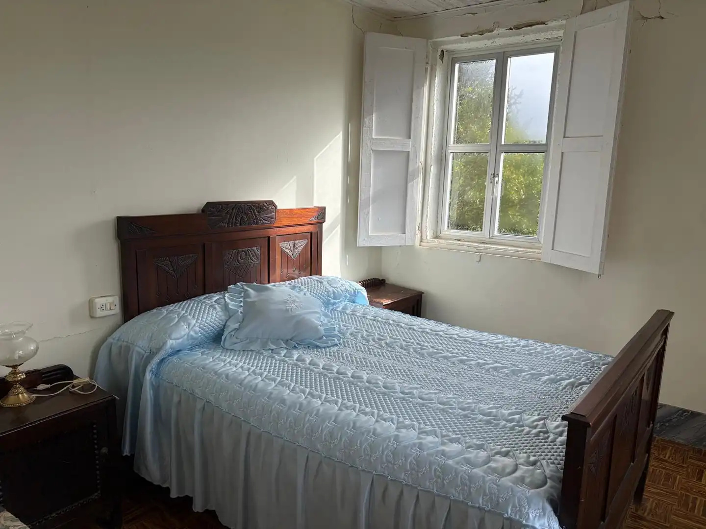 Dormitori de Casa o xalet en venda en Mondariz amb Jardí privat i Moblat