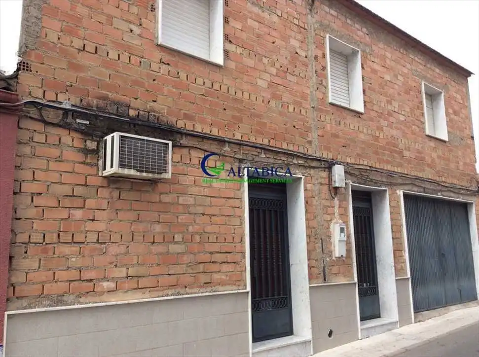 Vista exterior de Casa o xalet en venda en Linares