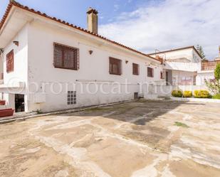 Vista exterior de Casa o xalet en venda en Castellbisbal amb Calefacció, Jardí privat i Terrassa