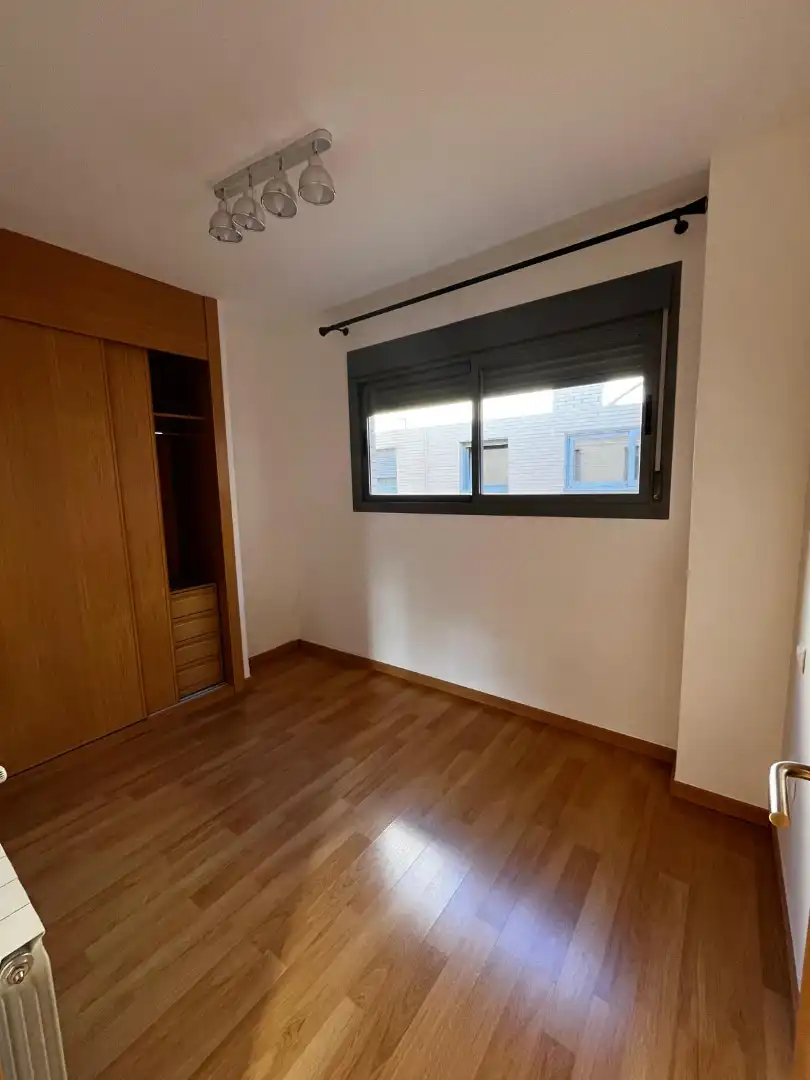 Schlafzimmer von Dachboden zum Verkauf in Arganda del Rey mit Klimaanlage, Heizung und Parkett