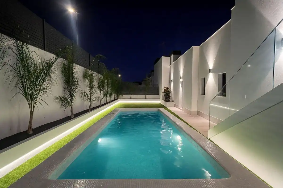 Piscina de Àtic de lloguer en Benahavís amb Aire condicionat, Calefacció i Terrassa