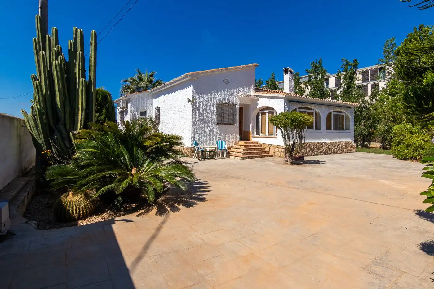 Vista exterior de Casa o xalet en venda en Dénia amb Aire condicionat, Calefacció i Terrassa