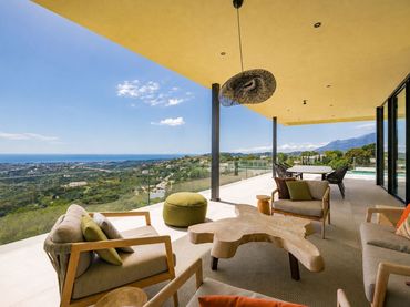Villa avec balcon à vendre à 26 Urbanizacion Montemayor Alto