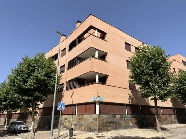 Vista exterior de Ático de alquiler en Yebes con Aire acondicionado, Calefacción y Amueblado