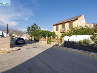 Casa amb piscina en venda a Calle de la Virgen del Rocío