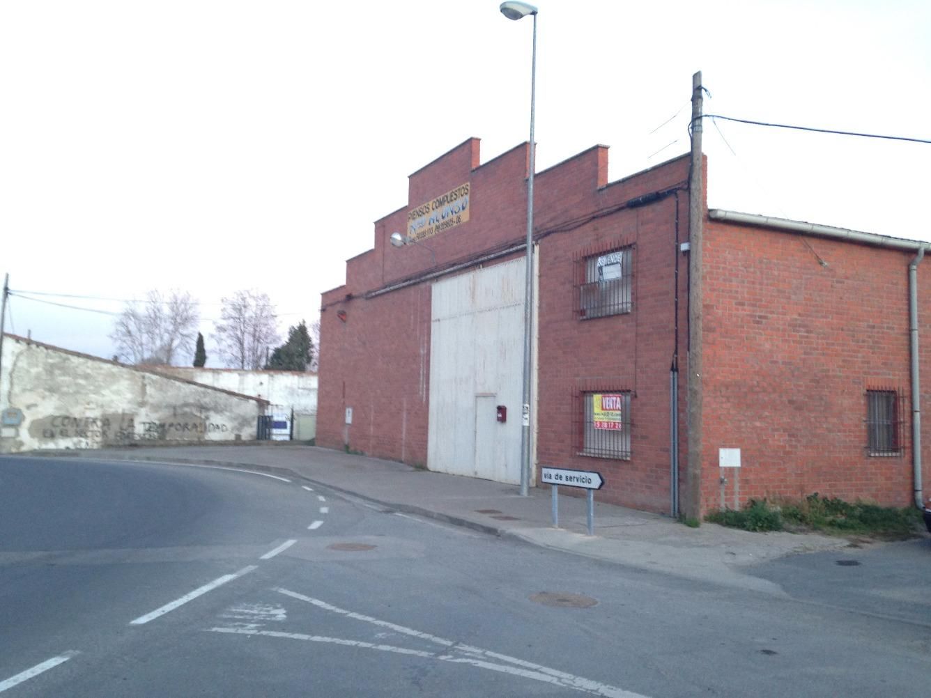 Vista exterior de Nau industrial en venda en Cabrerizos