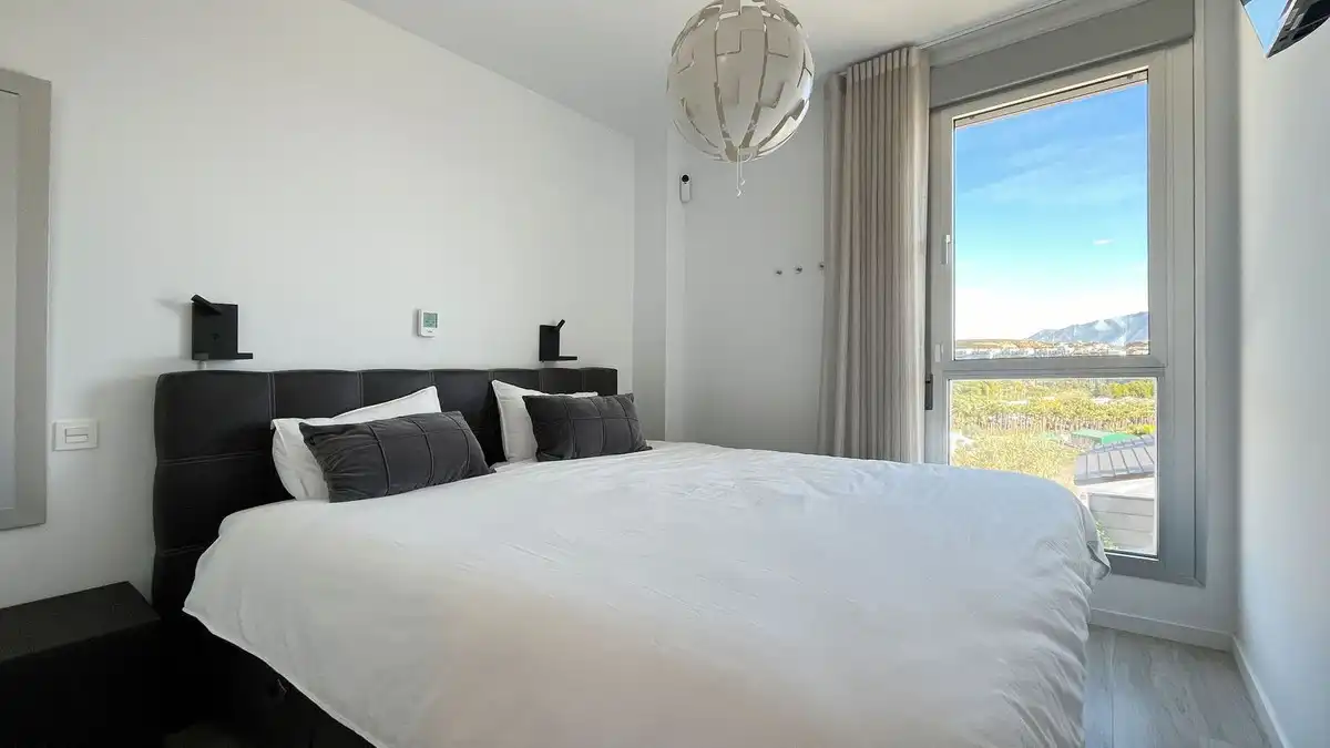 Habitación de Ático en venta en Estepona con Aire acondicionado, Terraza y Trastero
