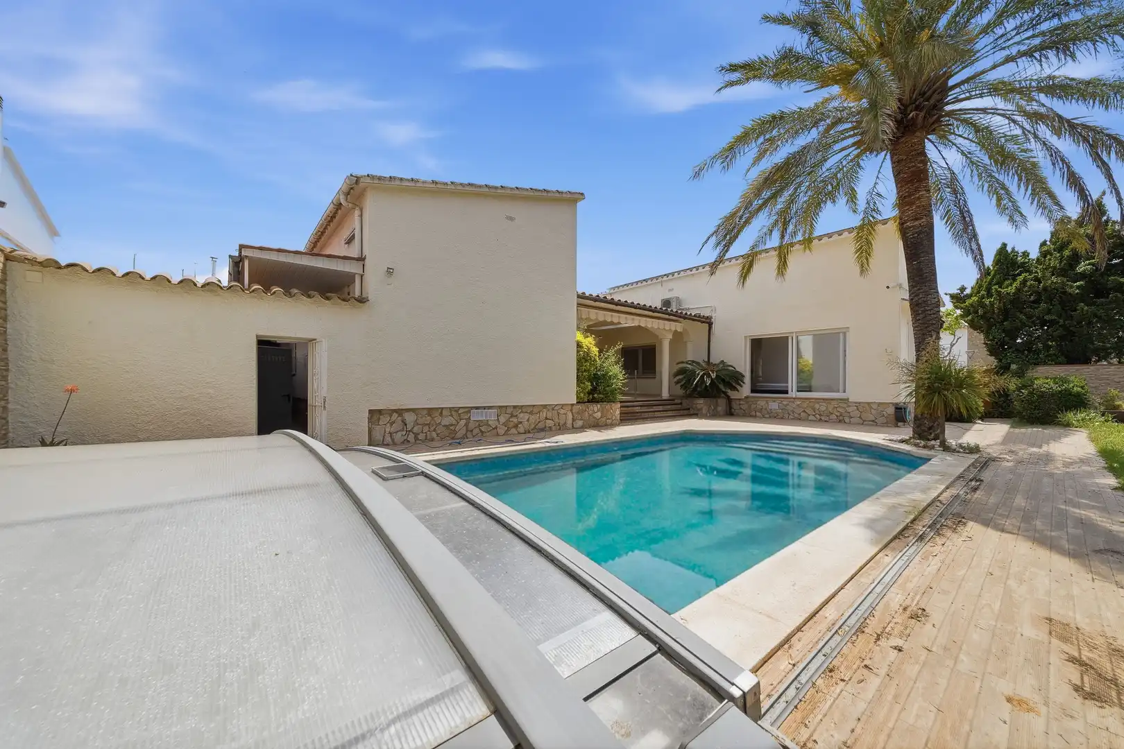 Vista exterior de Casa o chalet en venta en Empuriabrava con Aire acondicionado, Jardín privado y Terraza