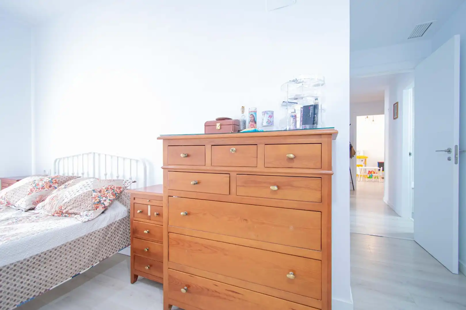 Bedroom of Flat for sale in Sevilla  with Air Conditioner, Heating and Private garden