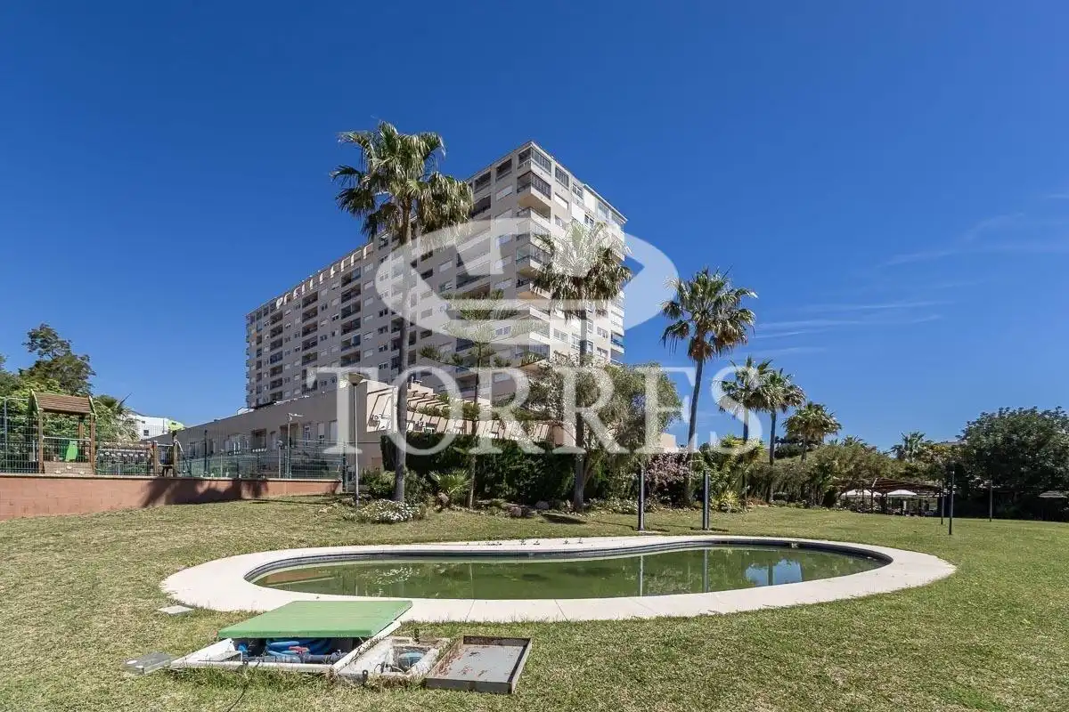 Vista exterior de Pis en venda en Benalmádena amb Aire condicionat, Terrassa i Traster