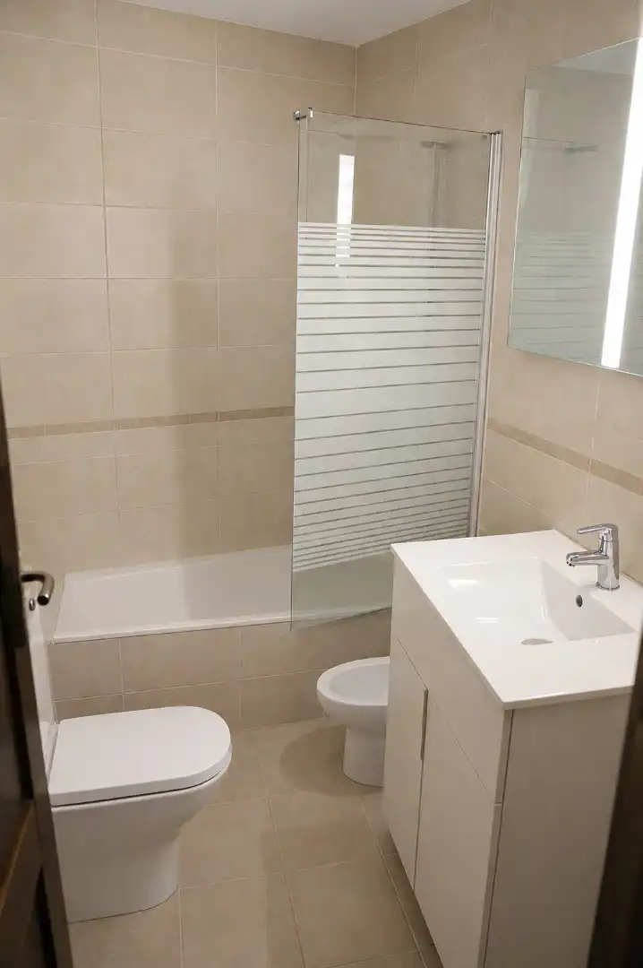 Baño de Piso en venta en Arona con Aire acondicionado, Terraza y Trastero