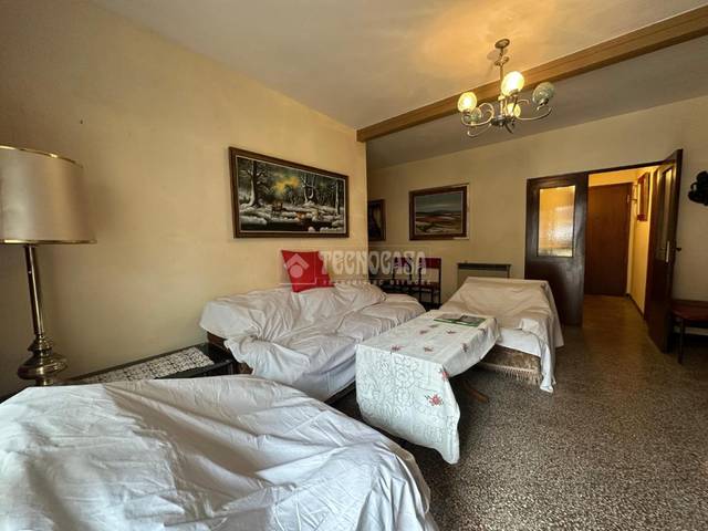 Piso en Venta en Reyes Católicos