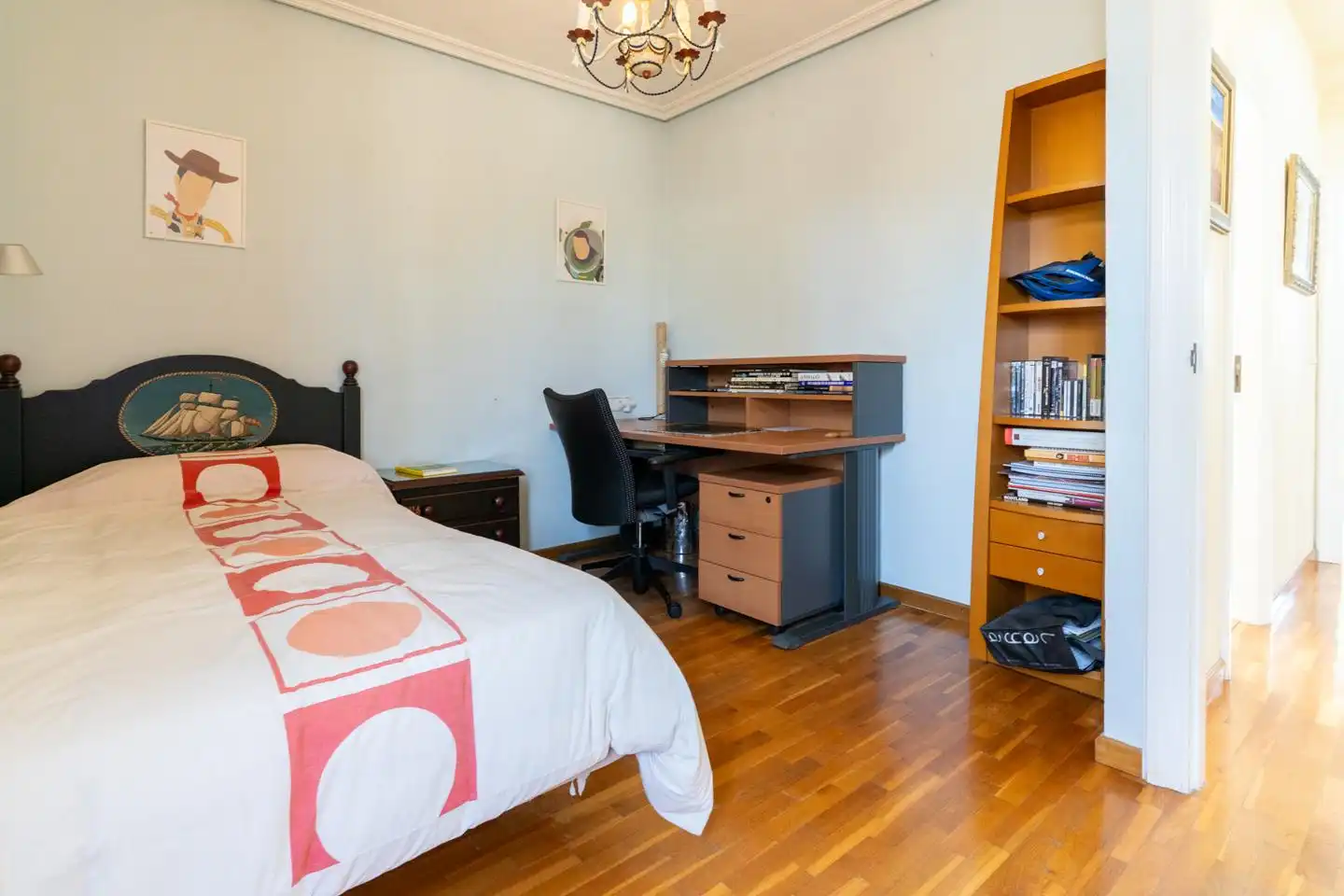Dormitori de Casa o xalet en venda en Elche / Elx amb Calefacció, Jardí privat i Parquet
