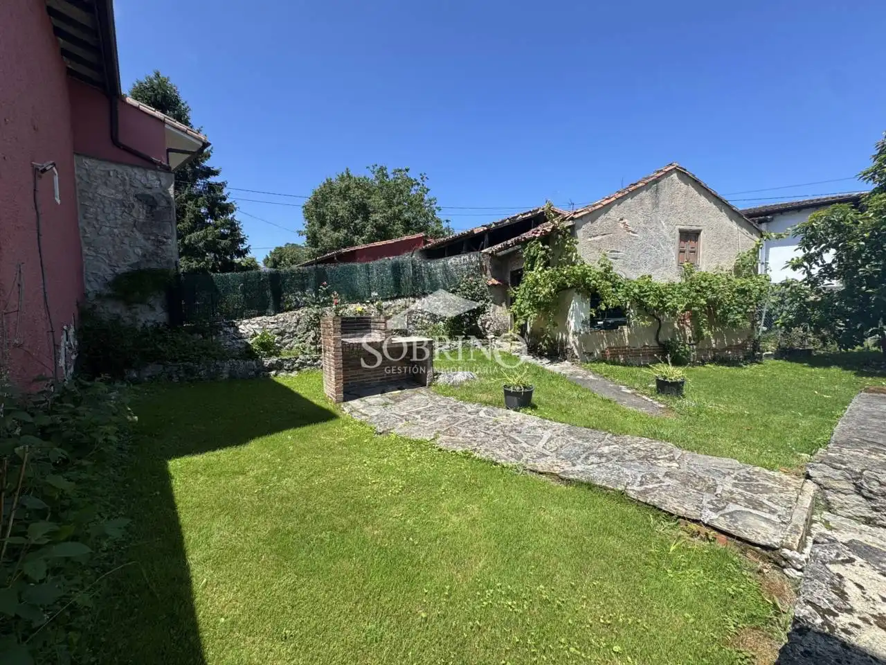 Casa o xalet en venda en Llanes amb Calefacció i Jardí privat