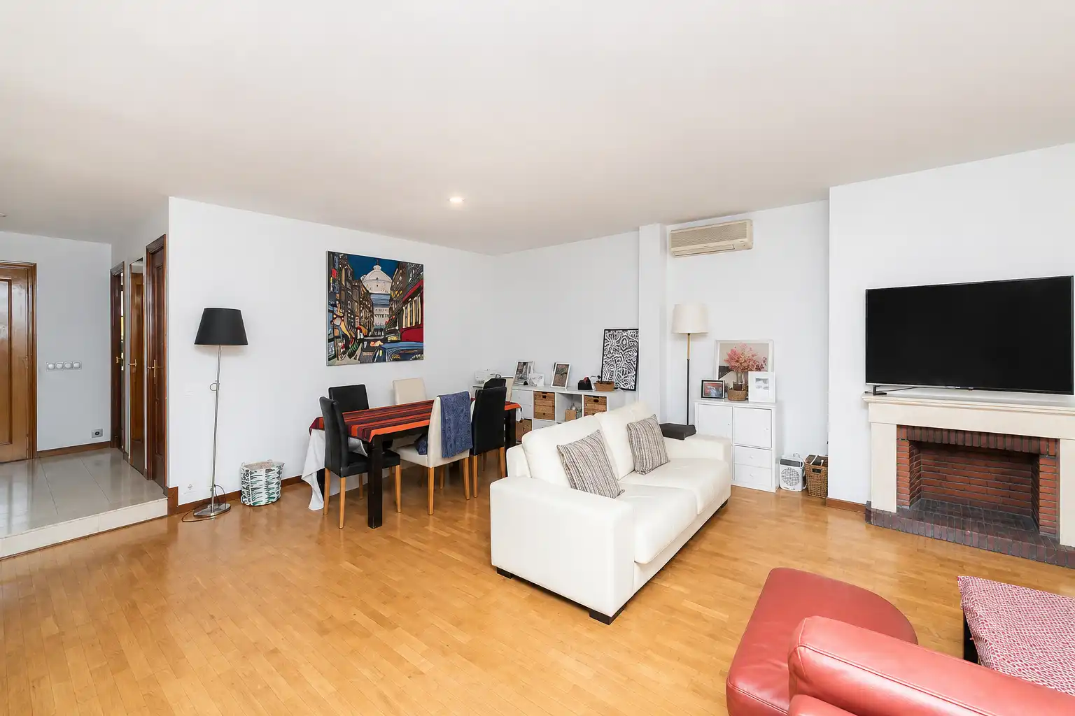 Sala d'estar de Casa adosada en venda en Majadahonda amb Aire condicionat, Calefacció i Terrassa
